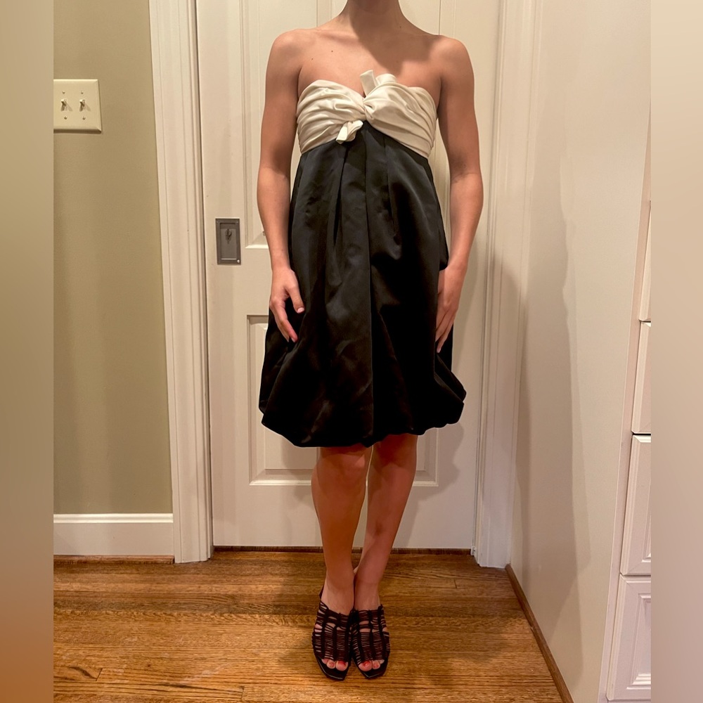 ✨Vintage✨ BCBGmaxazria strapless black and white bubble dress size 2